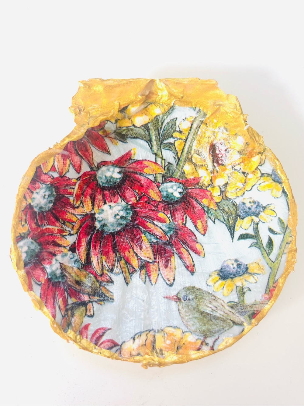 Handcrafted scallop Shell trinket dish with floral bird decoupage design. - Picture 3 of 4